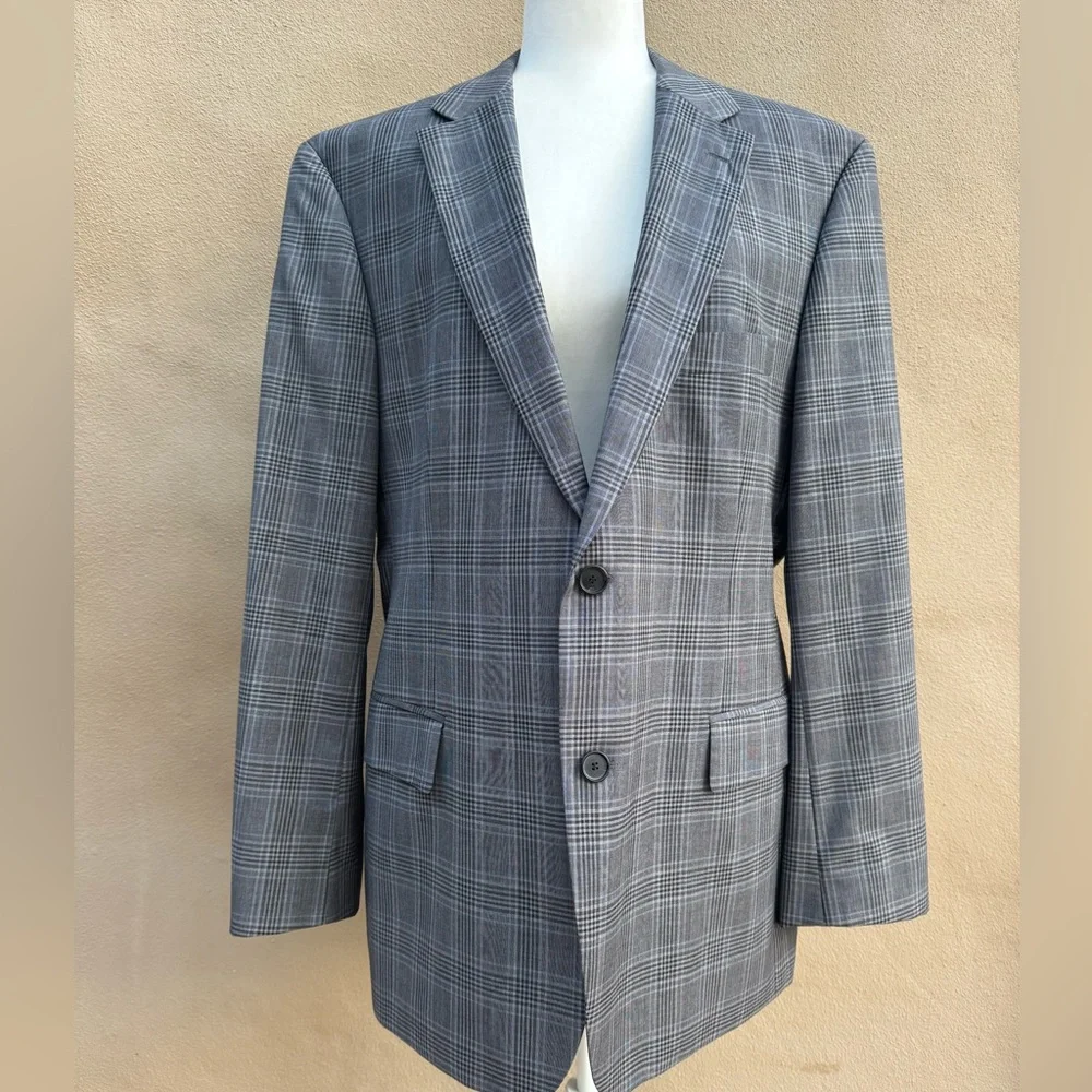 Boss Hugo Boss Plaid Men's Sport coat wool sz 46 R pristine cond price firm!